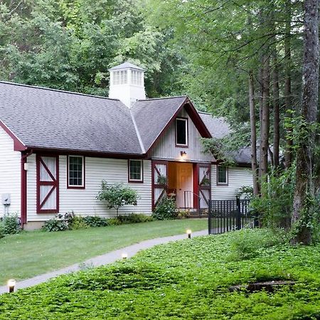 The Inn At Стокбридж Экстерьер фото