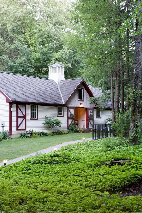 The Inn At Стокбридж Экстерьер фото
